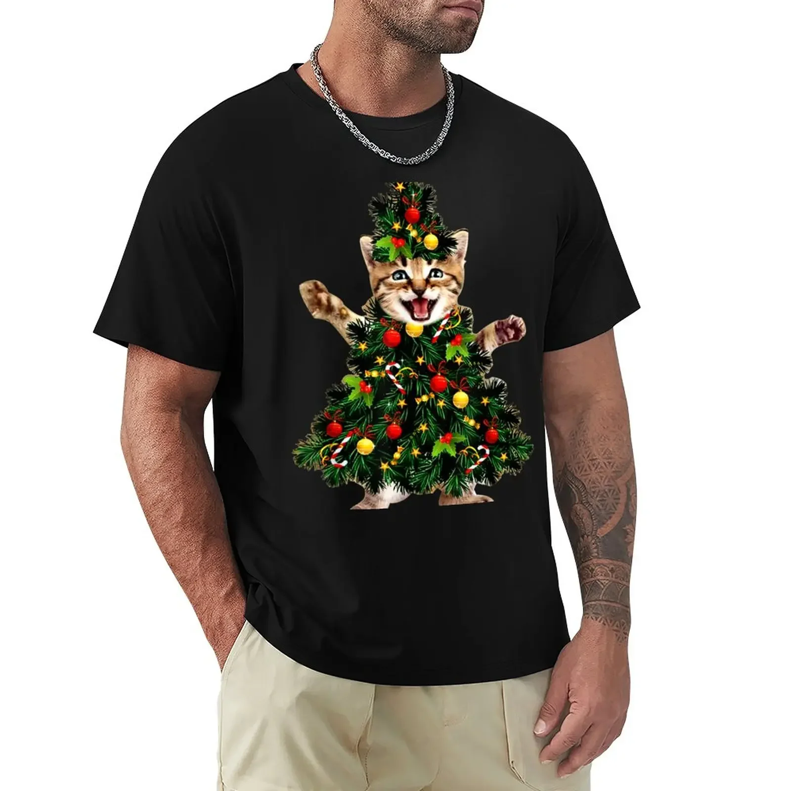 Santa Maine Coon Cat Christmas Tree Light Funny Xmas Cat T-Shirt Customizeds New Edition Cute Tops Mens Champion T-Shirt