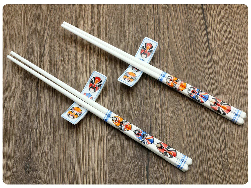 Chinese Style Jingdezhen Blue And White Ceramic Chopsticks Gift Box Souvenirs Sushi Sticks Wooden Chopsticks Beautiful Tableware