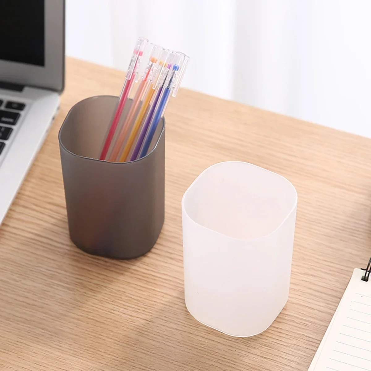 Pen Holder Plastic Modern Shape Round