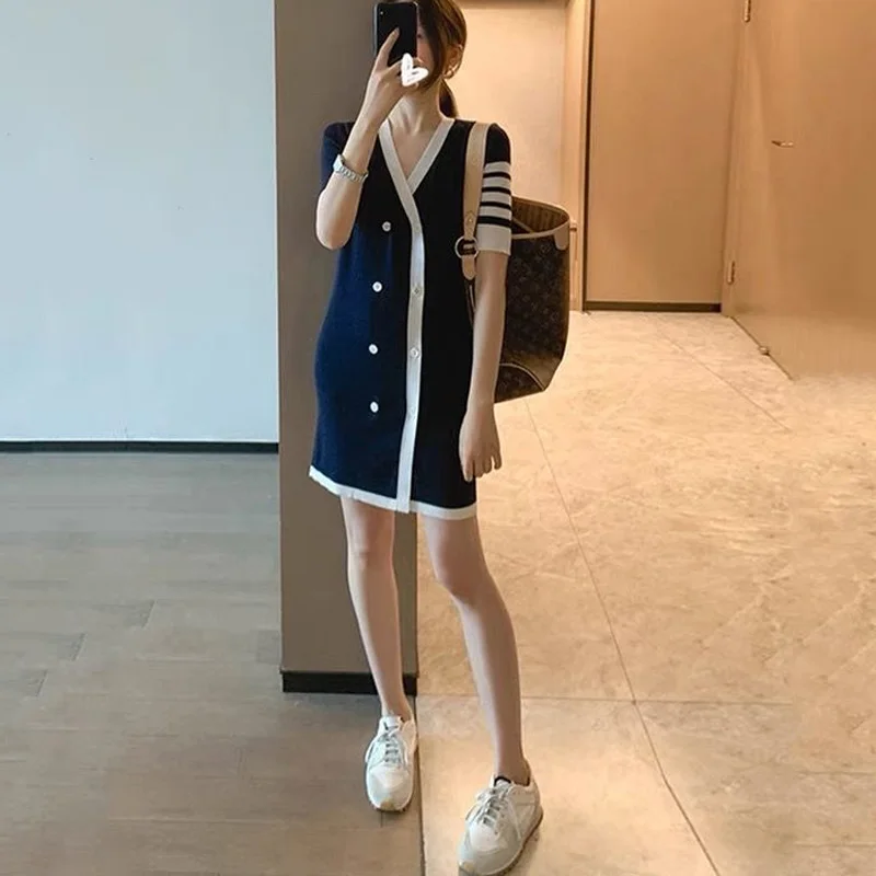 단색 V넥 뜨게 풀오버, A라인 스커트, 여름 패션 버튼, 여성 의류, 템퍼러먼..