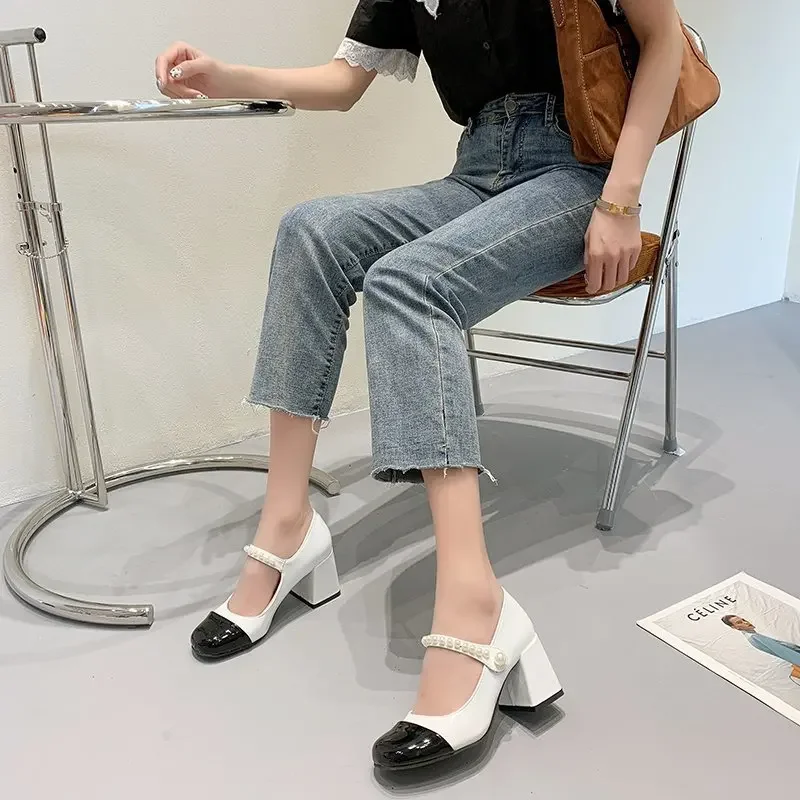 2023 Women Pumps Sandals High Heels ShoesSquare Toe Retro Leather Sandals Black White Patchwork Walking Shoes Retro Female 4