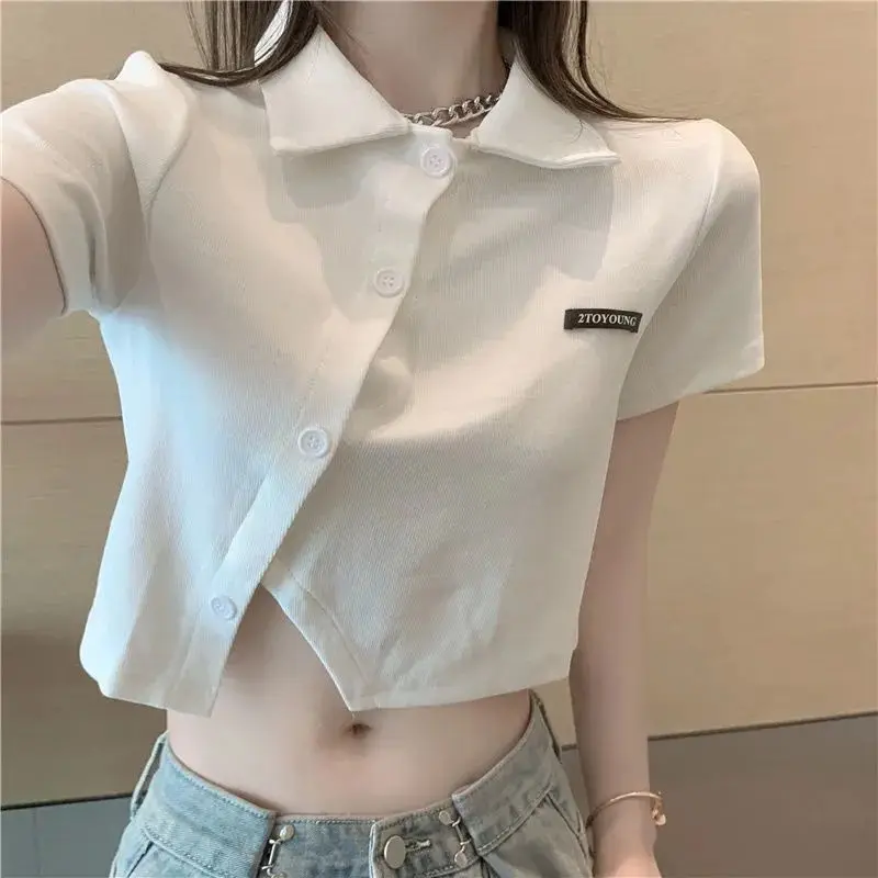 Camicia con collo a polo Bottoni T-shirt da donna Tinta unita Crop Top Gioventù Y2k Abiti di moda V di alta qualità con colletto Estetico sintetico - immagine 2