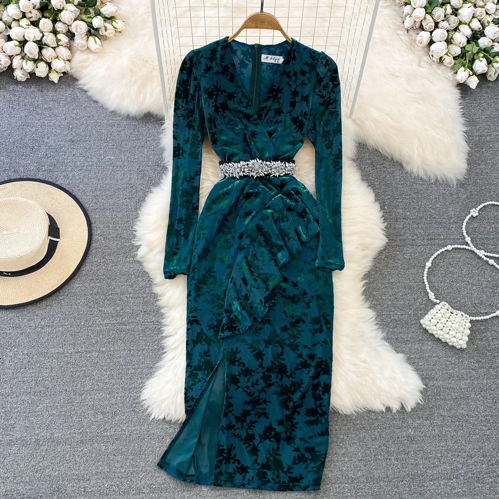 

Autumn and Winter Ladies Temperament V-neck Waist and Thin Tie Ruffled Slit Gold Velvet Dress
