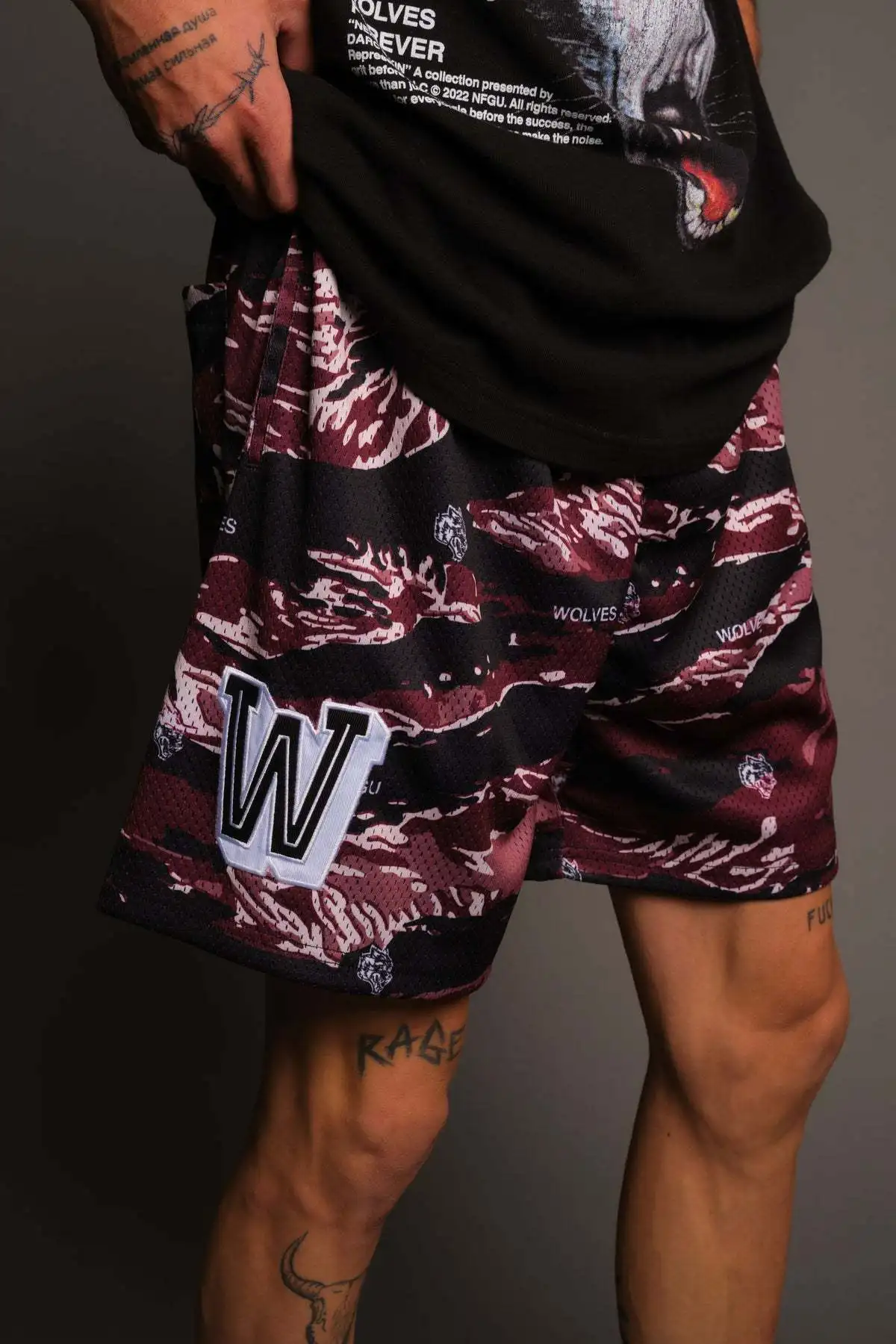 2024 Men's Summer Fashion Mesh Print New Medium Pants Black Quarter Pants Casual American Basketball Shorts Outside Wear 2