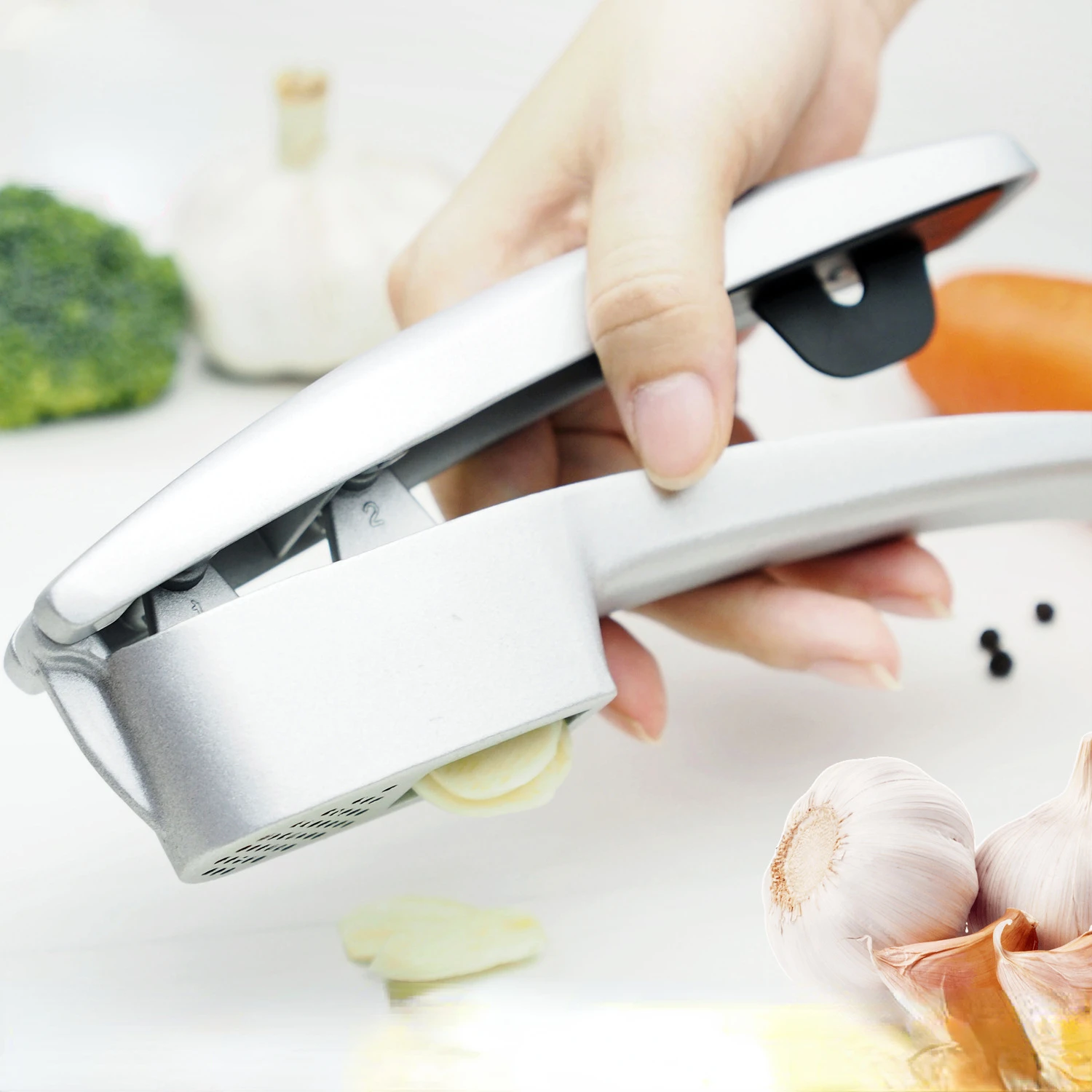 

Two-in-one Alloy Garlic Masher Tool Garlic Press Chopping Crusher Kitchen Utensils Manual Chopper Accessories Tools Gadgets Bar