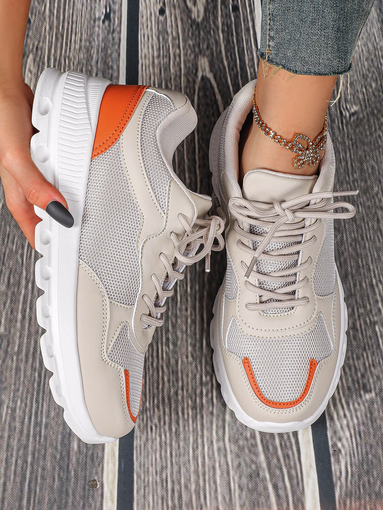 VEAMORS Mesh Running Shoes - Lifestyle Image 16