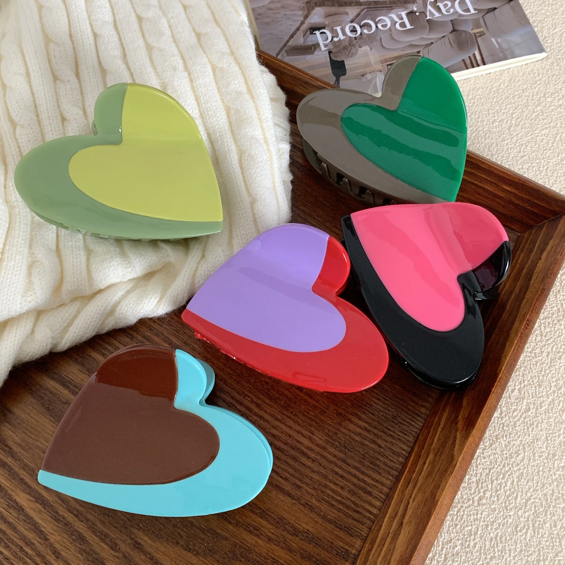 

Valentine's Day Acetate Contrasting Color Heart Hair Clip Claw For Women Girls Trendy Festival Gifts Barrettes Hair Accessories