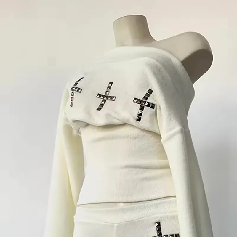 Chic Streetwear Punk Y2k Crop Top Harajuku Rhinestone Off Shoulder Long Sleeve Top Hip Hop Fashion Baby Tee Rock Goth Unique Top 5