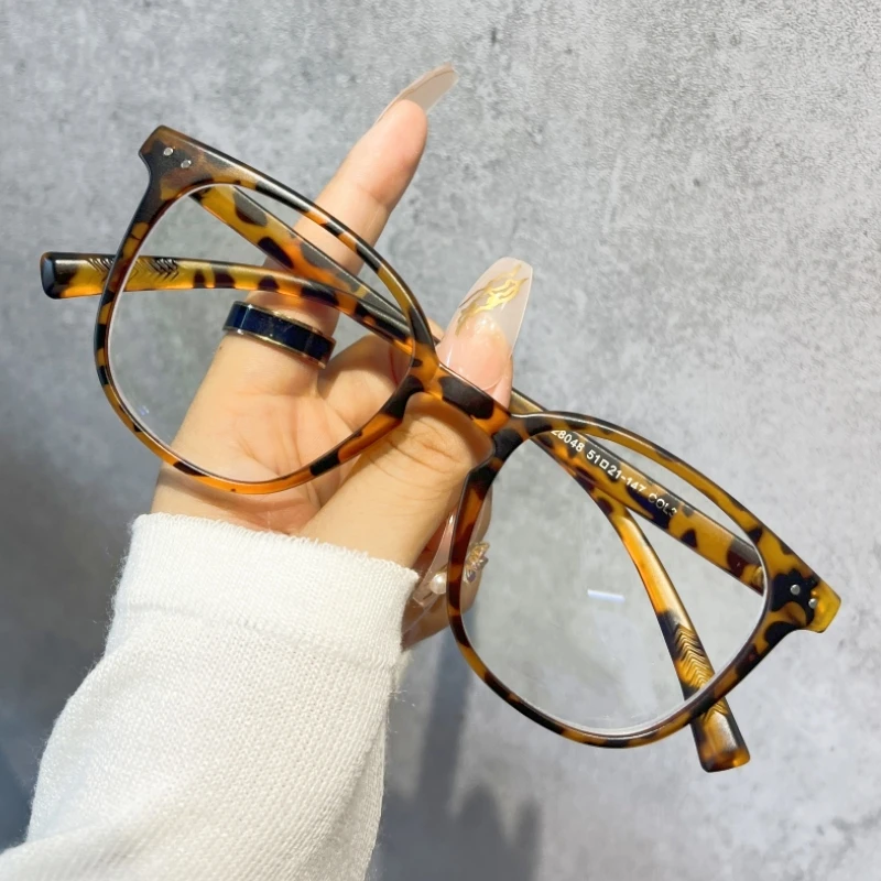 

Women Men Retro Fashion Cat Eye Personality Big Frame Anti-blue Light Glasses Travel Riding Street Photo