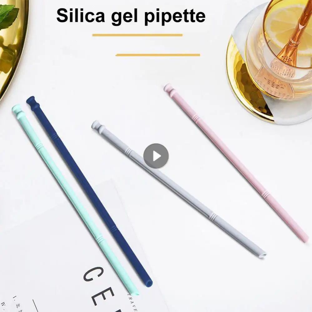 

Изогнутые разноцветные аксессуары для напитков