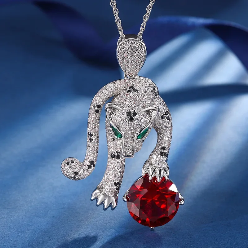 

European American Retro Red Crystal Green Eyes Leopard Pendant Necklace Luxury Women Jewelry 5A Cubic Zirconia Anniversary Gift