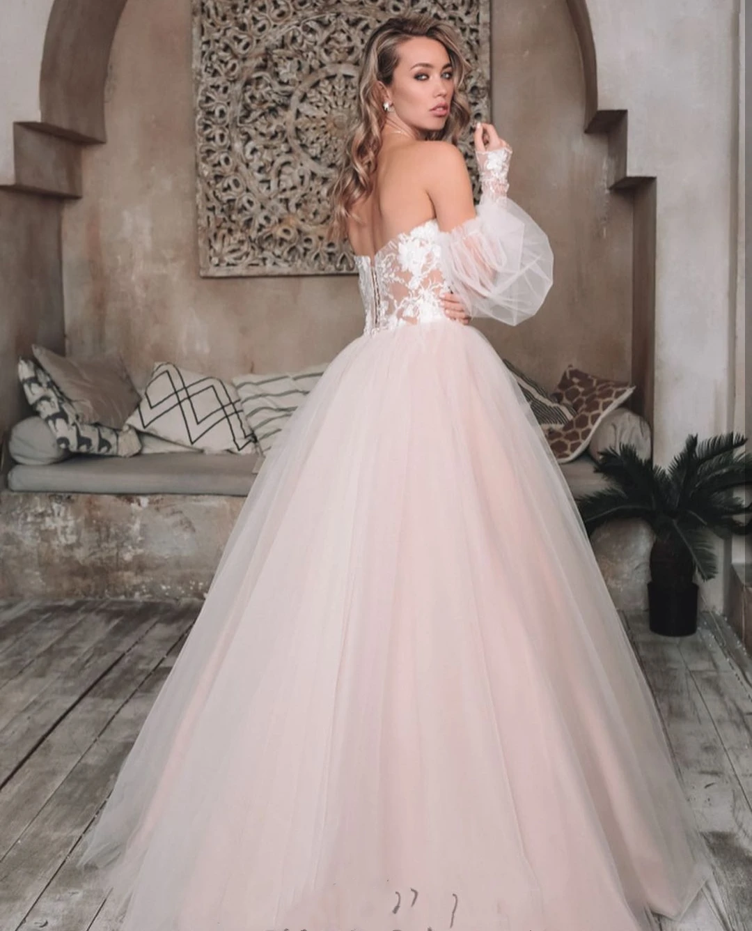 A-Line Pink Wedding Dresses 2022 Puff Sleeve Lace Backless Off Shoulder  Appliques Robe De Soirée De Mariage For Women Bridal cheap wedding dresses