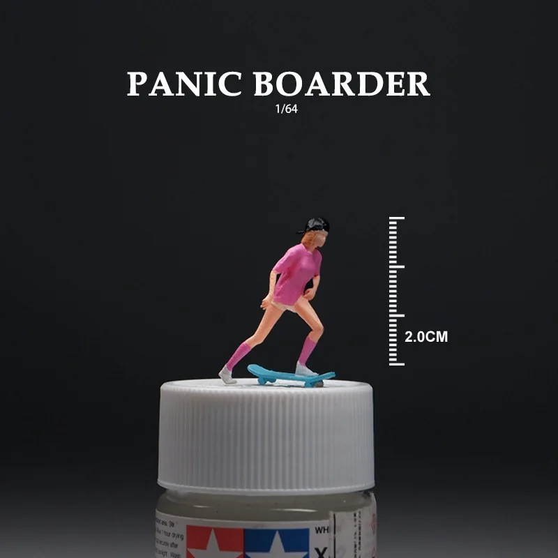 

1: 64 Doll Handmade Skateboarding Girl Colored Figure for Diorama