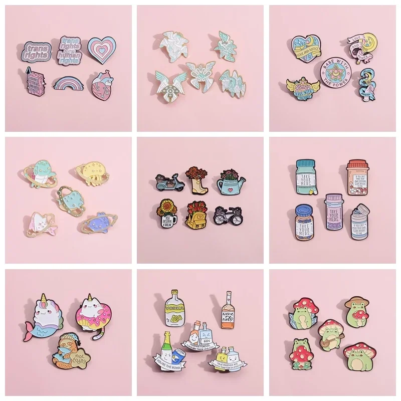 2-5 Pz/Set Drop Shipping Pillola Medica Smalto Pin Space Creature Marine Trattamento Animale Spilla Per La Cura Della Salute Mentale Distintivi Con Ri