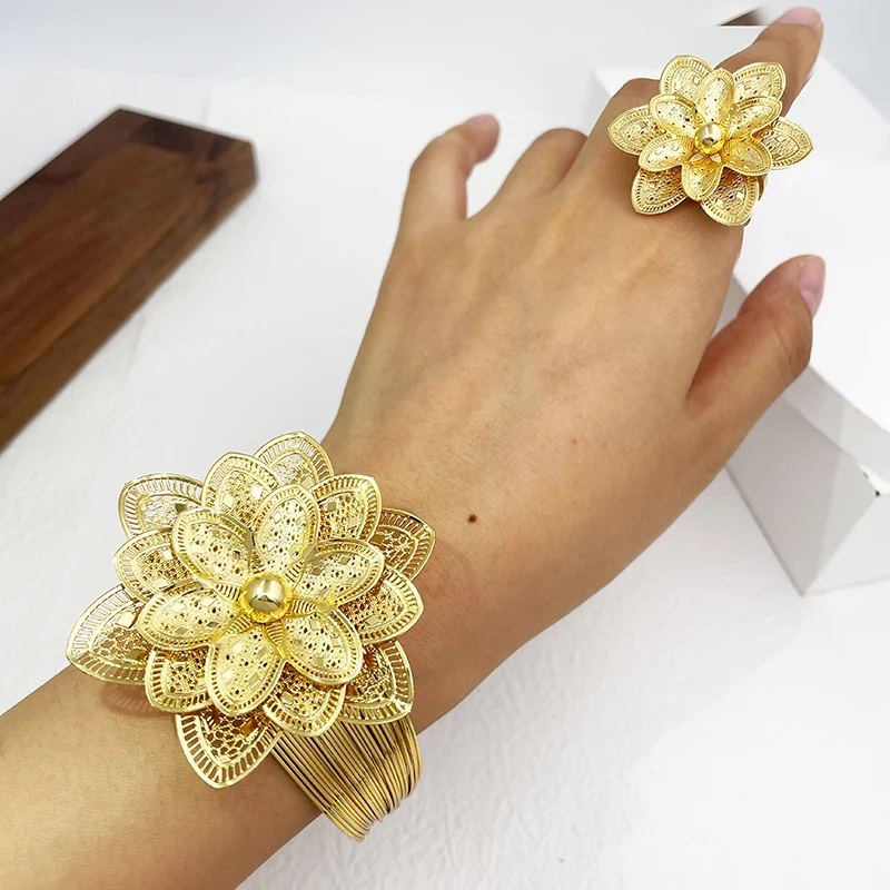 Vintage Women Jewelry Set 18K Gold Plated Necklace Earrings Bracelet Ring Dubai Set Jewelry Luxury Wedding Party Accessories