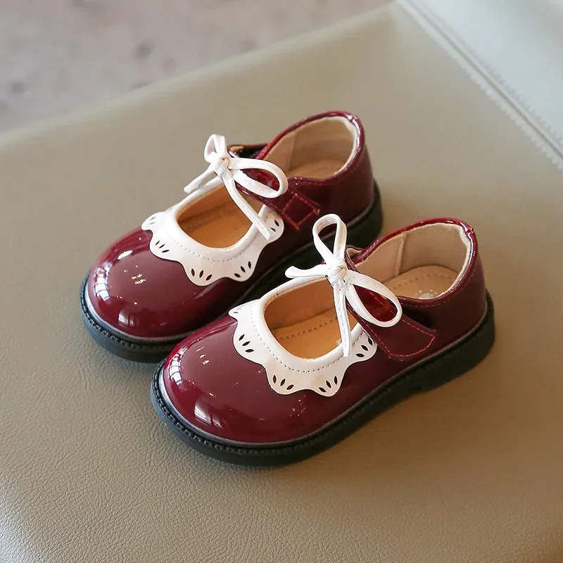 

Spring Autumn Girls' New Butterfly Soft Sole Comfortable Princess Shoes Fashion Stage Flat Bottom Performance Shoes