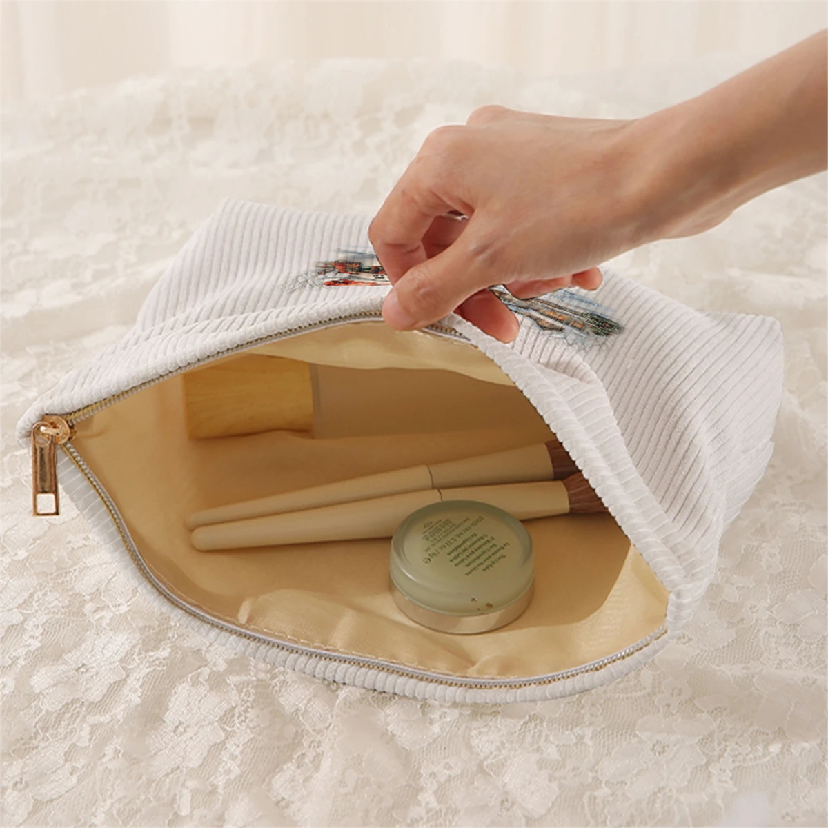 1 Christmas snowman patterned corduroy makeup bag, lightweight zipper makeup storage box, multifunctional bag with lining