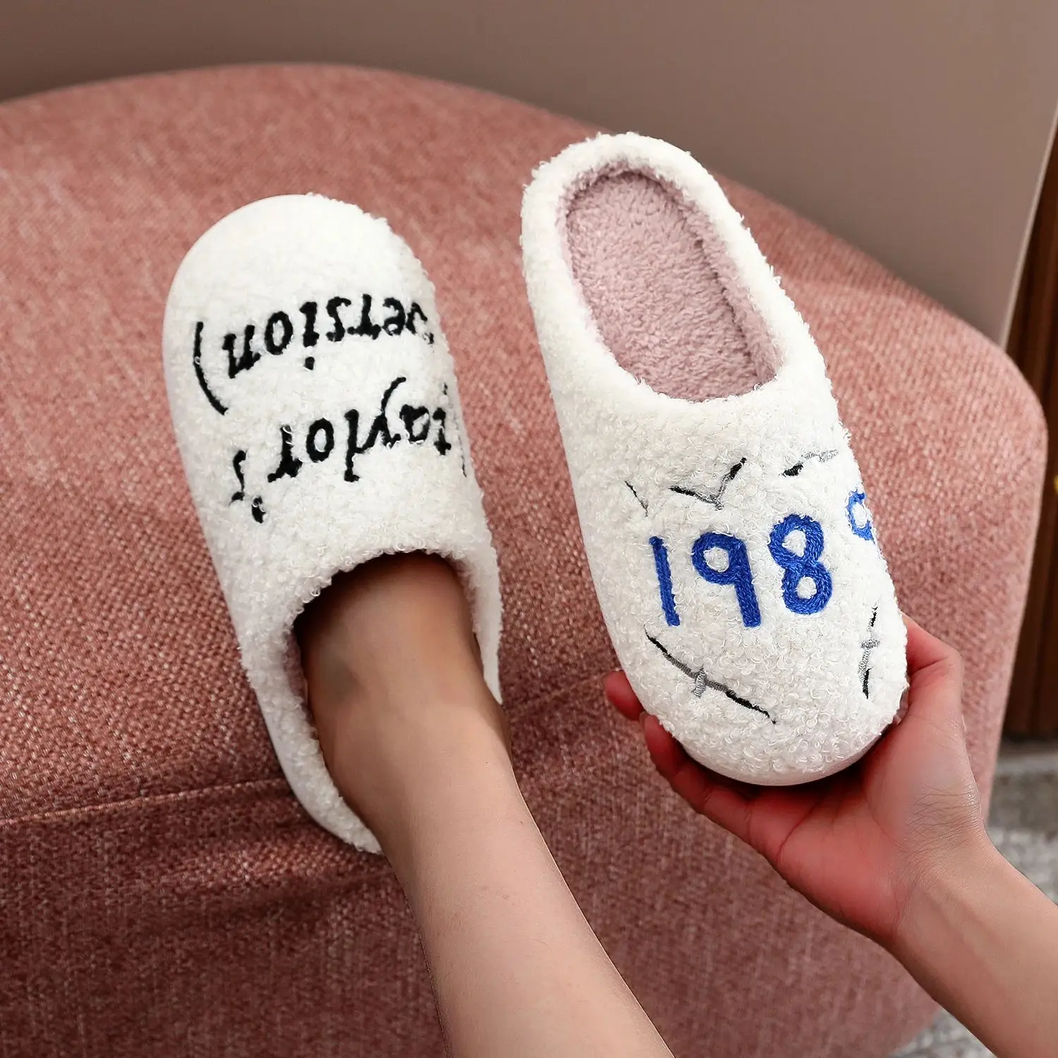 Music Idol 1989 Taylor Letter Embroidery stuffed Home Thick Sole plaid Furry Cotton Slippers Cute Warm Non-slip Indoor Slippers Gift for Friends 3