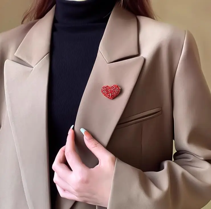 Bling Heart Shape Brooch For Women Lovers Lapel Love Pins Christmas Love Pins Valentine Gifts