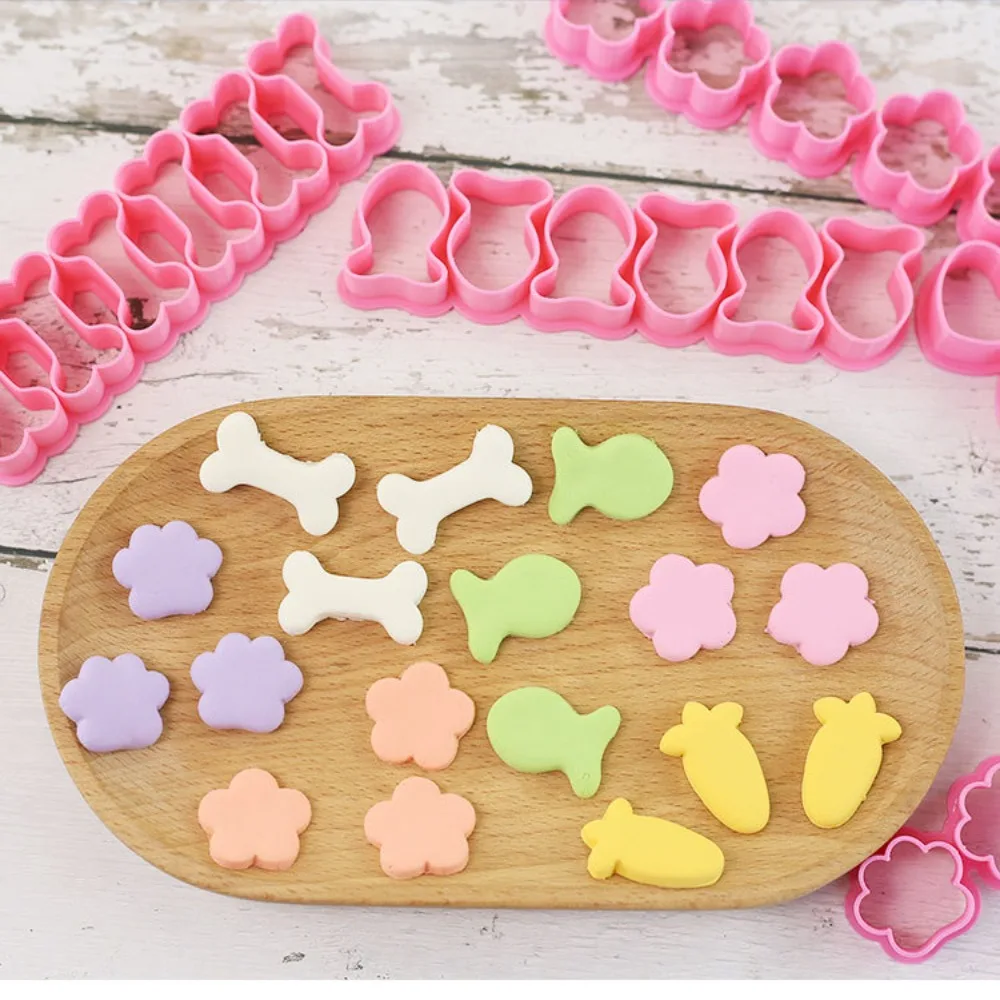 FishShapedTreatsCookieCuttersPlasticsSmallBoneBakingMoldMini