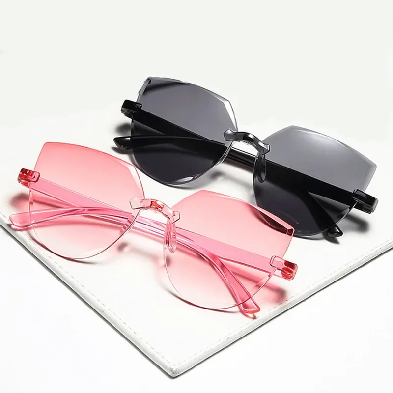 

Ladies Cat Ear Sunglasses Frameless Jelly Transparent Sunglasses Retro All-in-one Ocean Piece Candy Color Streetwear Sunglasses