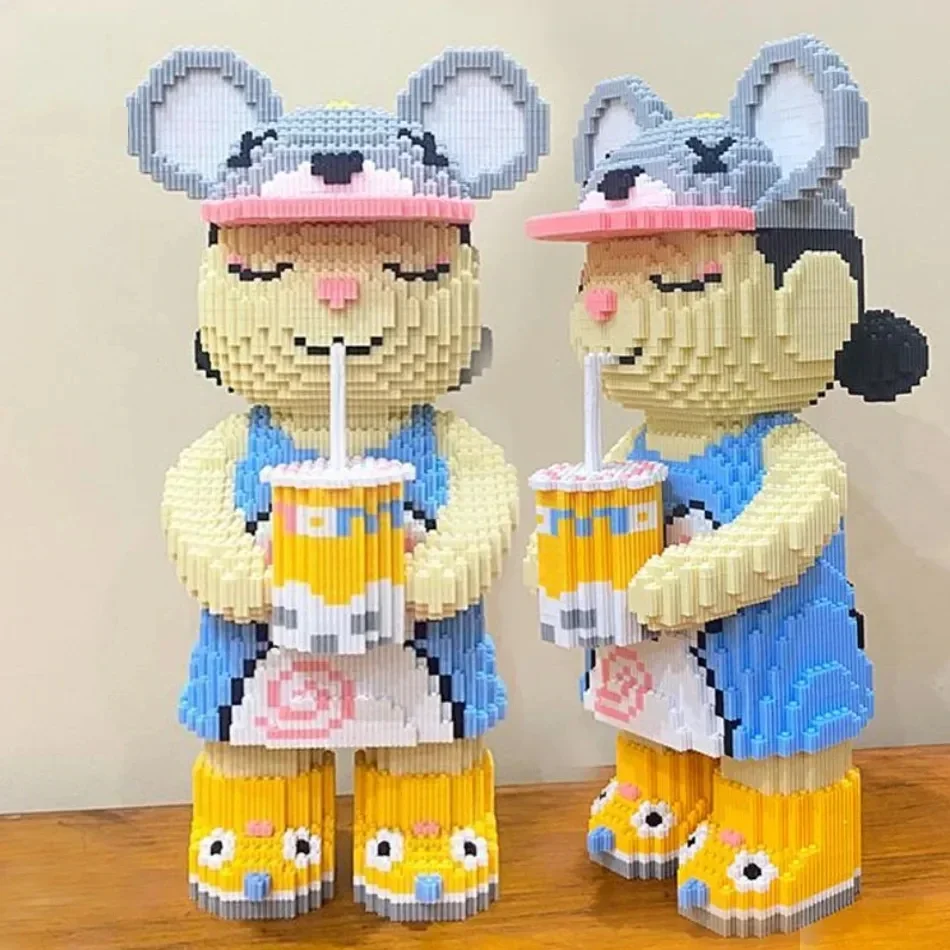 Fluid‑Art Bear Building Block Model