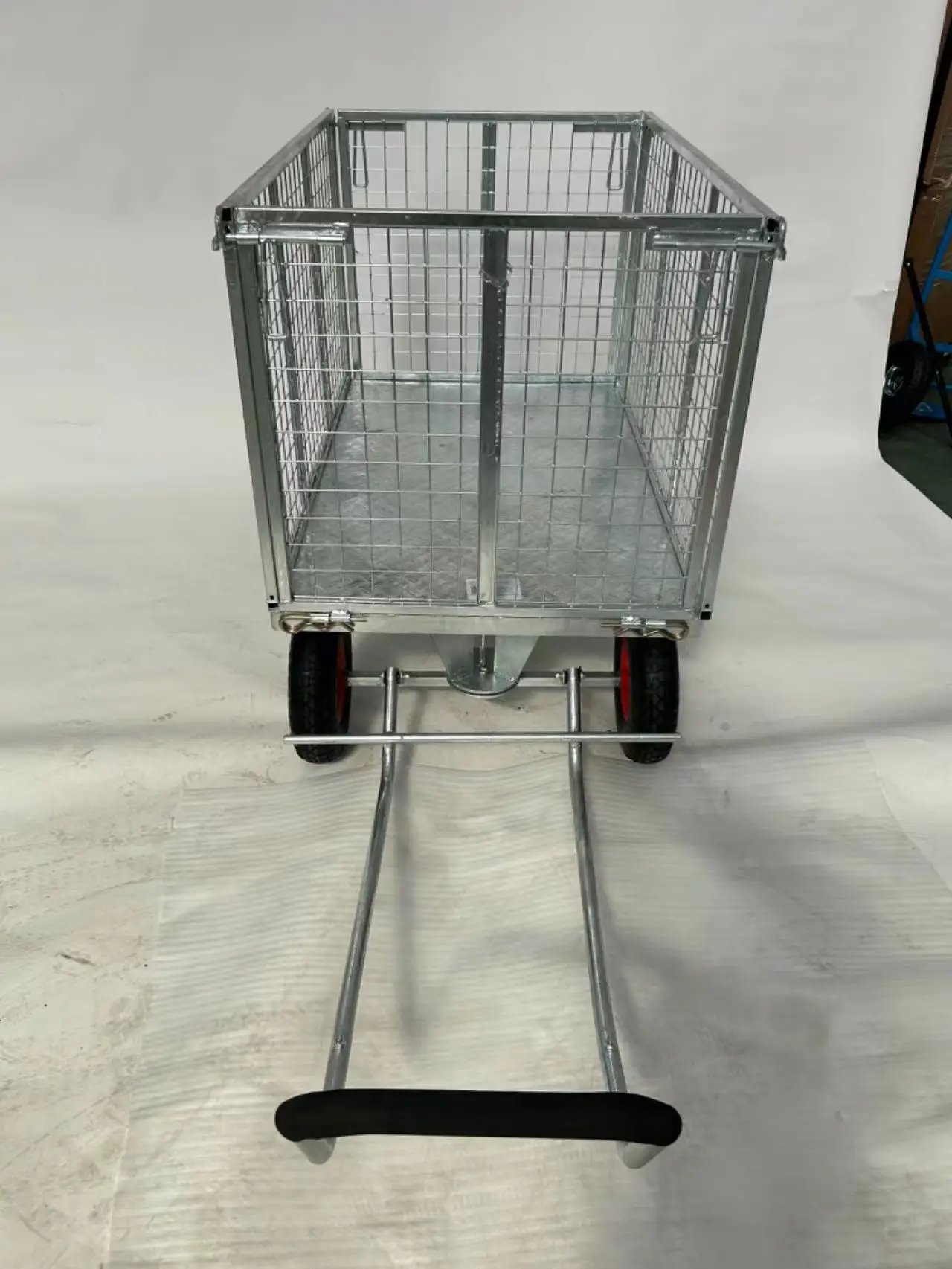 Handling Tool Galvanized Mesh Calf Carrier Livestock Transport Equipment Galvanised Mesh Farm Calf Transporter