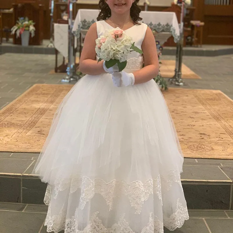 

Lace Beaded Flower Girl Dresses V-neck Tulle Little Girl Wedding Ball Gown Vintage Communion Pageant Customes
