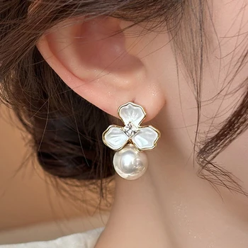 925 Silver Needle Korean Fashion Flower Pearl Stud Earrings For Women Jewelry 2025 Trending Crystal Three Petal Flower Earrings
