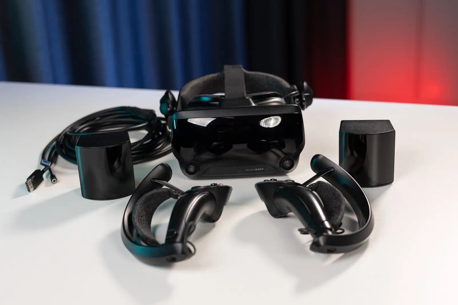 Valve Index VRキット + α Amazon.com: Valve Index VR Full Kit : Videojuegos