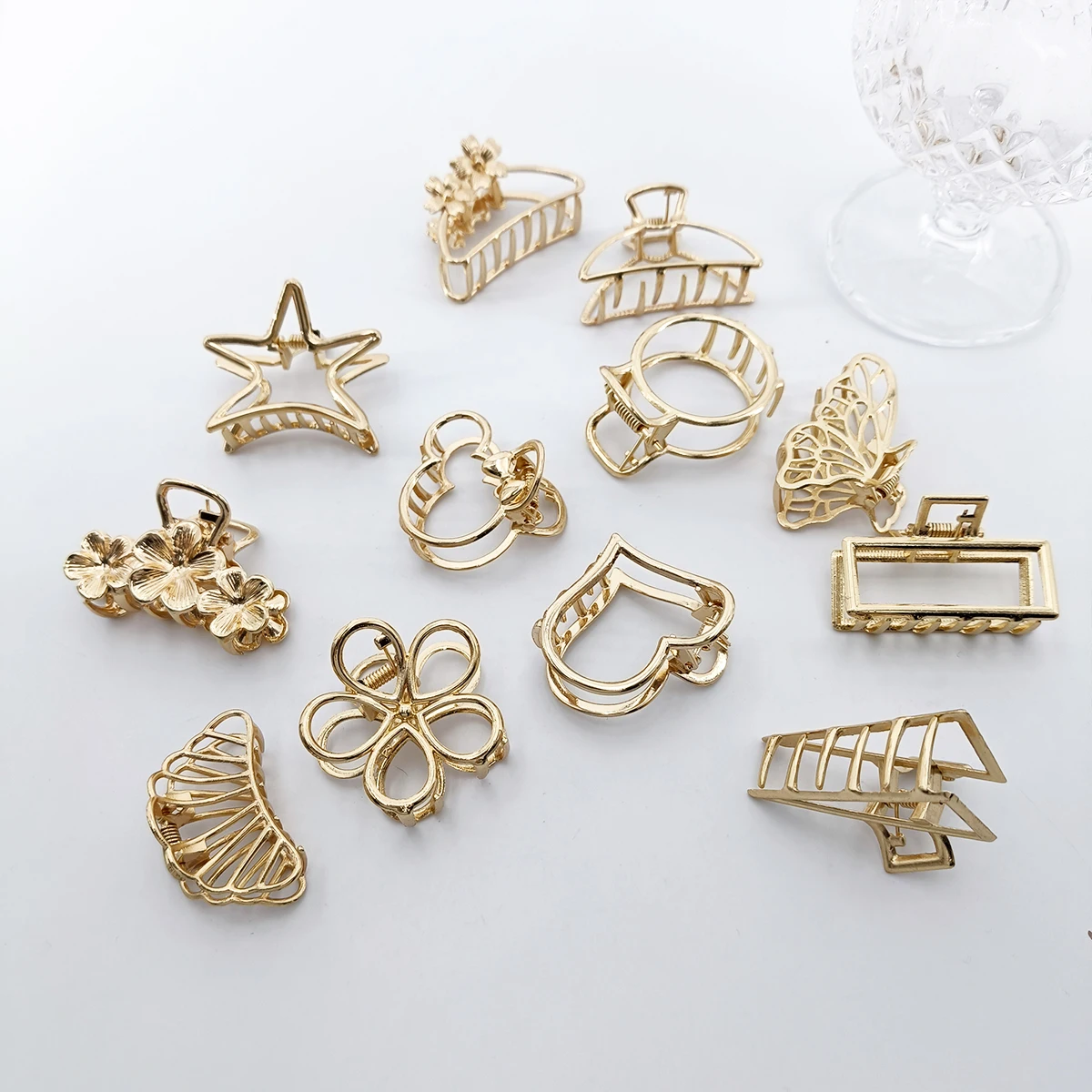 12 Stile Mode Mini 4 cm Metall Haar Klaue Für Frauen Gold Farbe Kreuz Krabben Haar Clip Koreanische Elegante Geometrische haarnadel Mädchen Haar