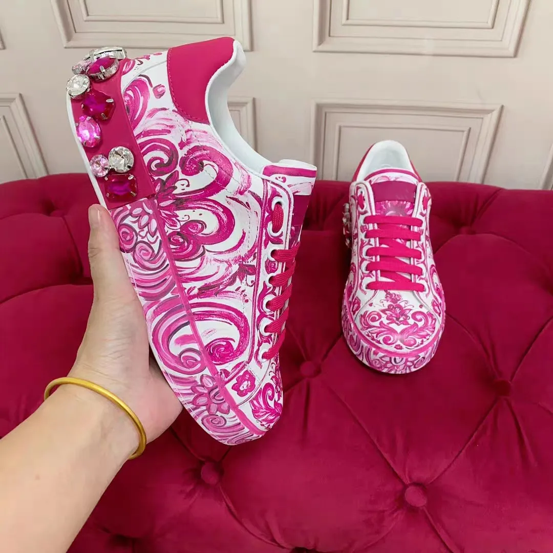 2023 New Arrival Leather Small White Shoes Hand-painted Graffiti Women's New Spring and Summer Lovers Shoes Handmade Shoes