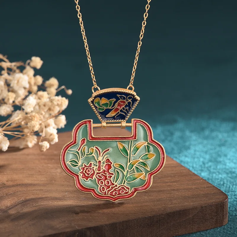 

China Style Elegant Cheongsam Hanfu Neckalce Accessories Cold Enamel Craft Safety Lock Pendant Retro Necklaces for Women Female