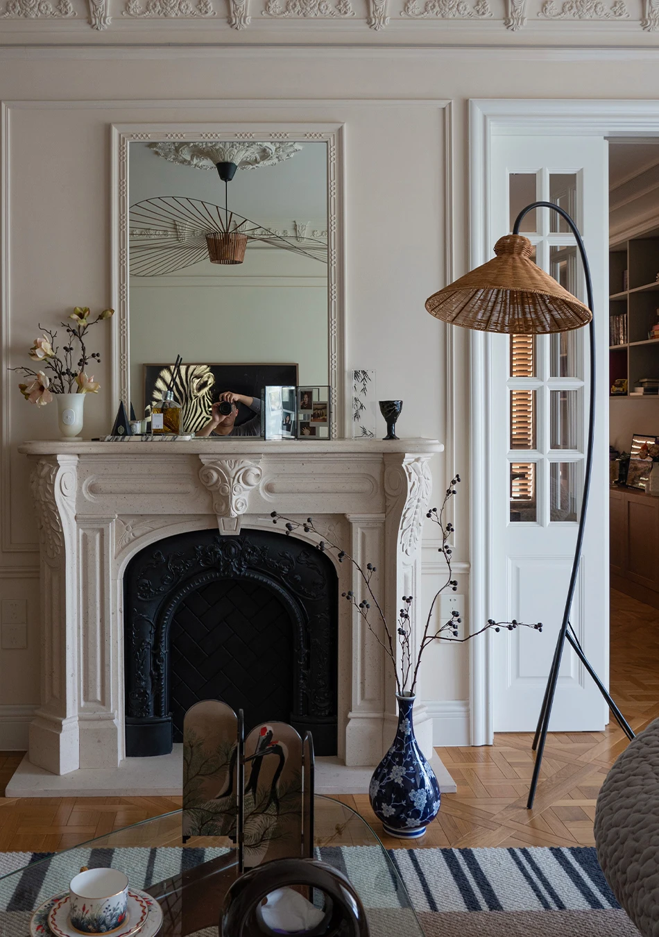 Description Picture 3 of itemRattan floor lamp living room sofa French medieval cream wind retro desk  fishing مصباح ارضيמנורה עומדת світильник플로어 램프