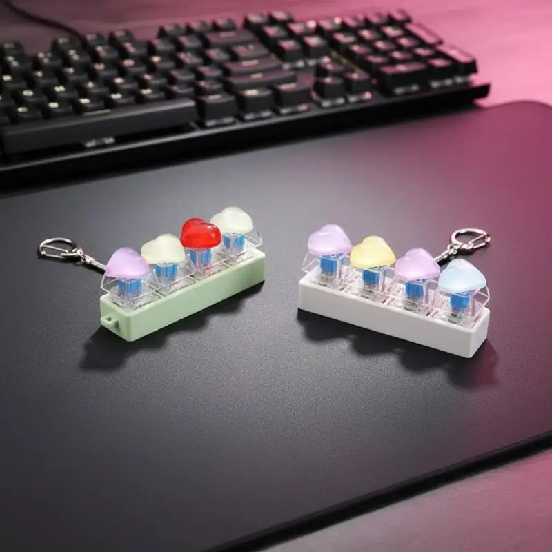 Anti-Stress-Fidget-Schlüsselanhänger, niedliches herzförmiges Tastatur-Design, Taschenanhänger, schönes kleines Geschenk für Klassenkameraden und Freunde