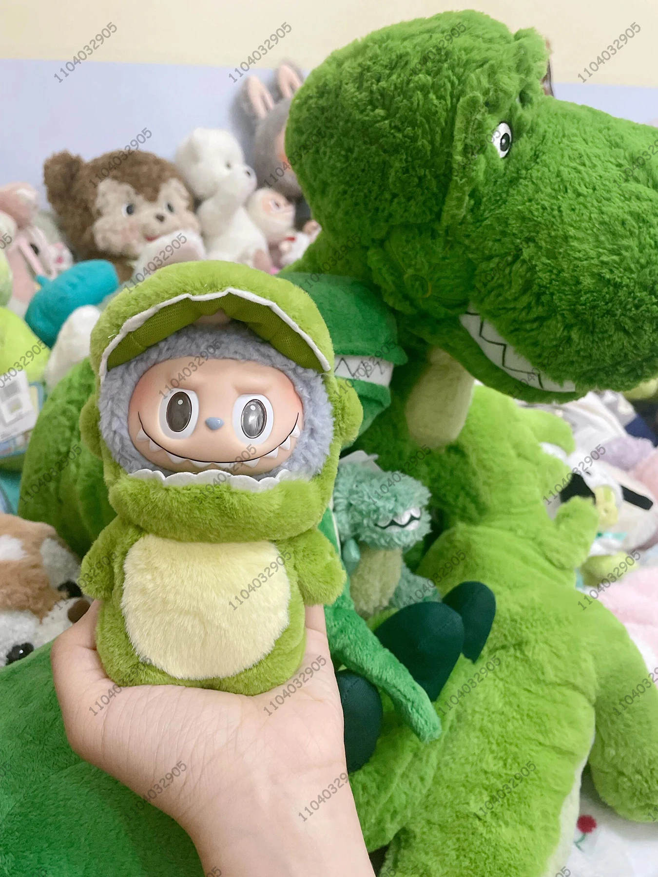Labubu The Monsters Clothes Big Dinosaur Suit Costume Vinyl Doll 1:1 Replica Action Figure Bag Charm Bag Pendant Gift Toy