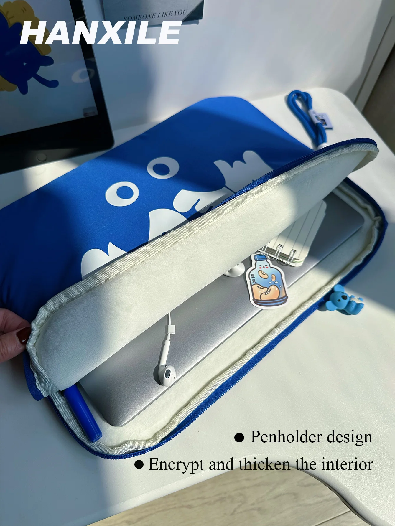Cute Cartoon Laptop Sleeve Bag - Whimsical Design