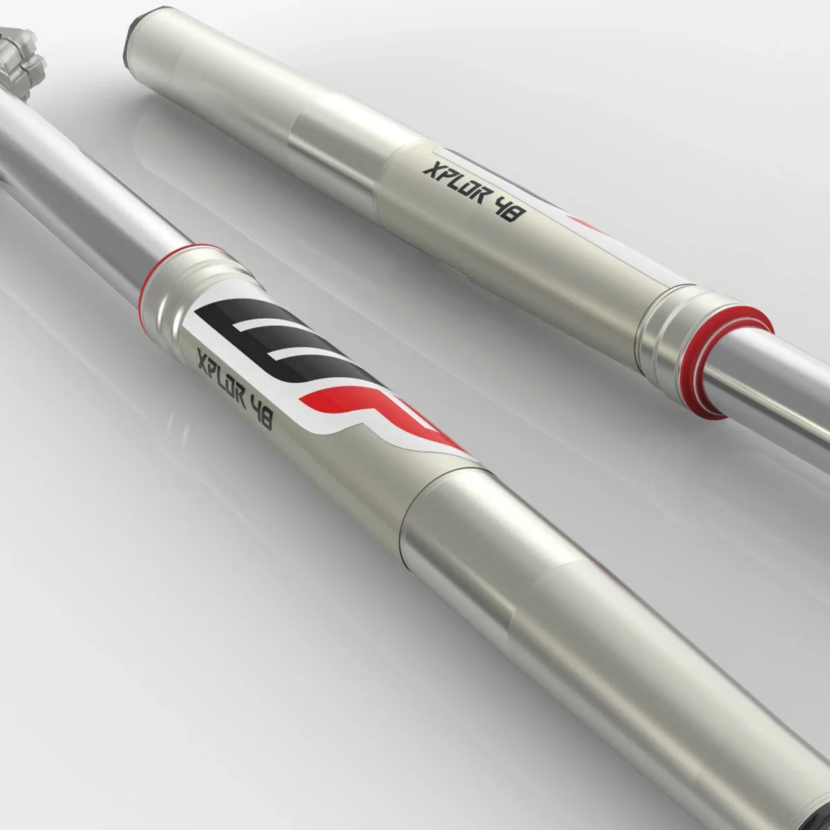 Moto de motocross com autocolantes refletivos no garfo