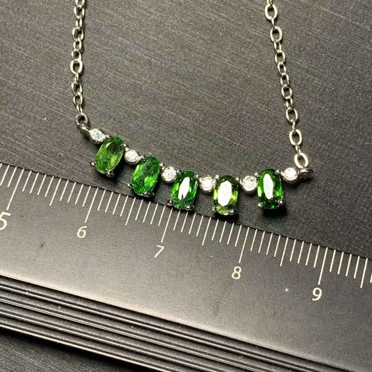 Natural Diopside Pendant Necklace Fine Jewelry Handmade Stones Wholesale Healing Energy Gift Lucky Jewelry stainless steel