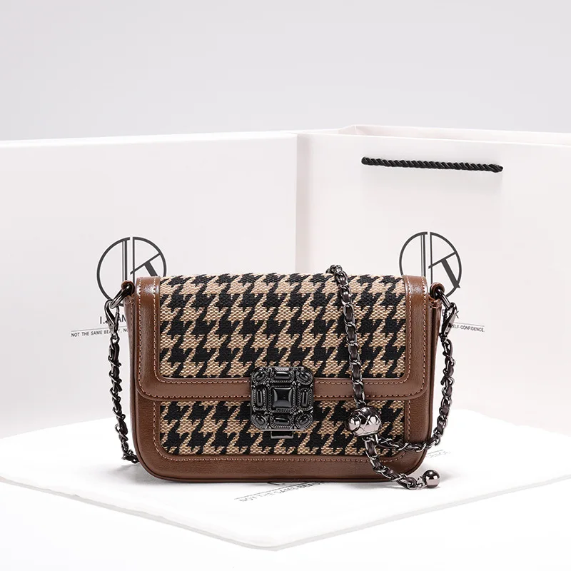 

Free Shiping New Versatile Thousand Bird Grid Versatile Crossbody Lock Buckle Small Square Bag Personalized Chain Style [5737]