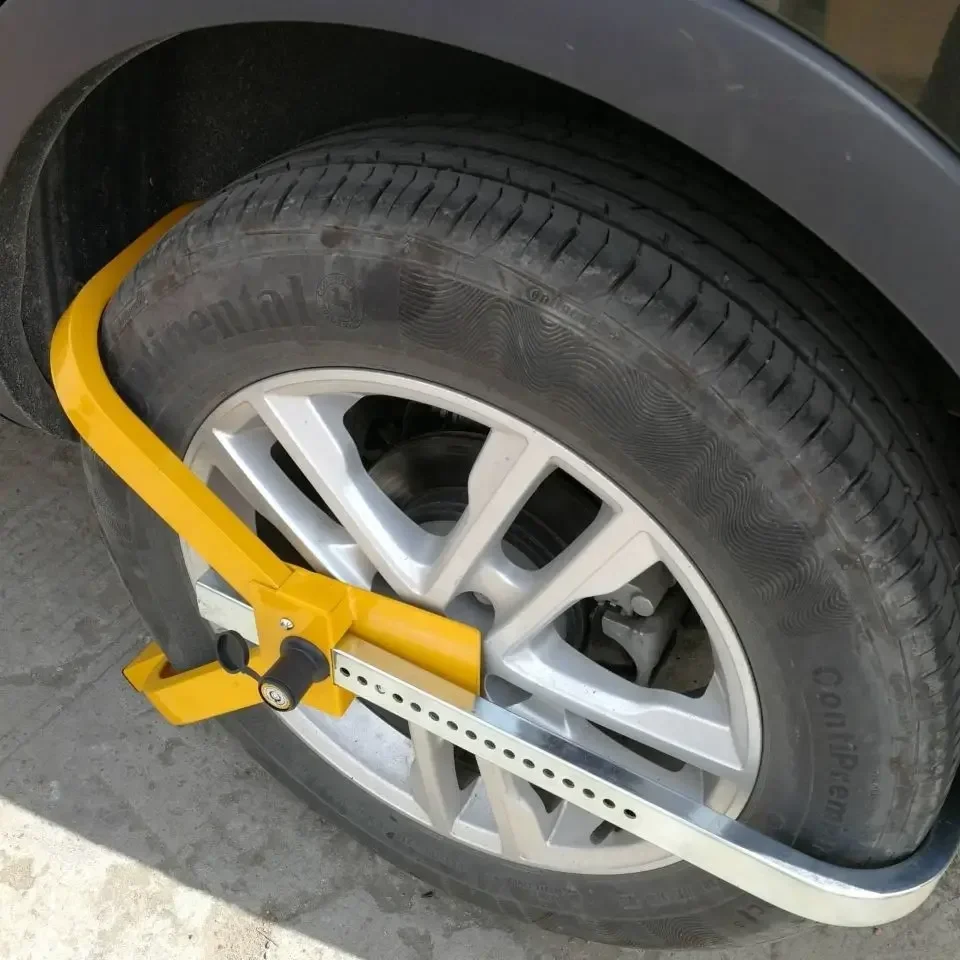 Car Anti-Theft Lock Heavy Duty Clamp Wheel SUV Tripod Parking Suction Cup