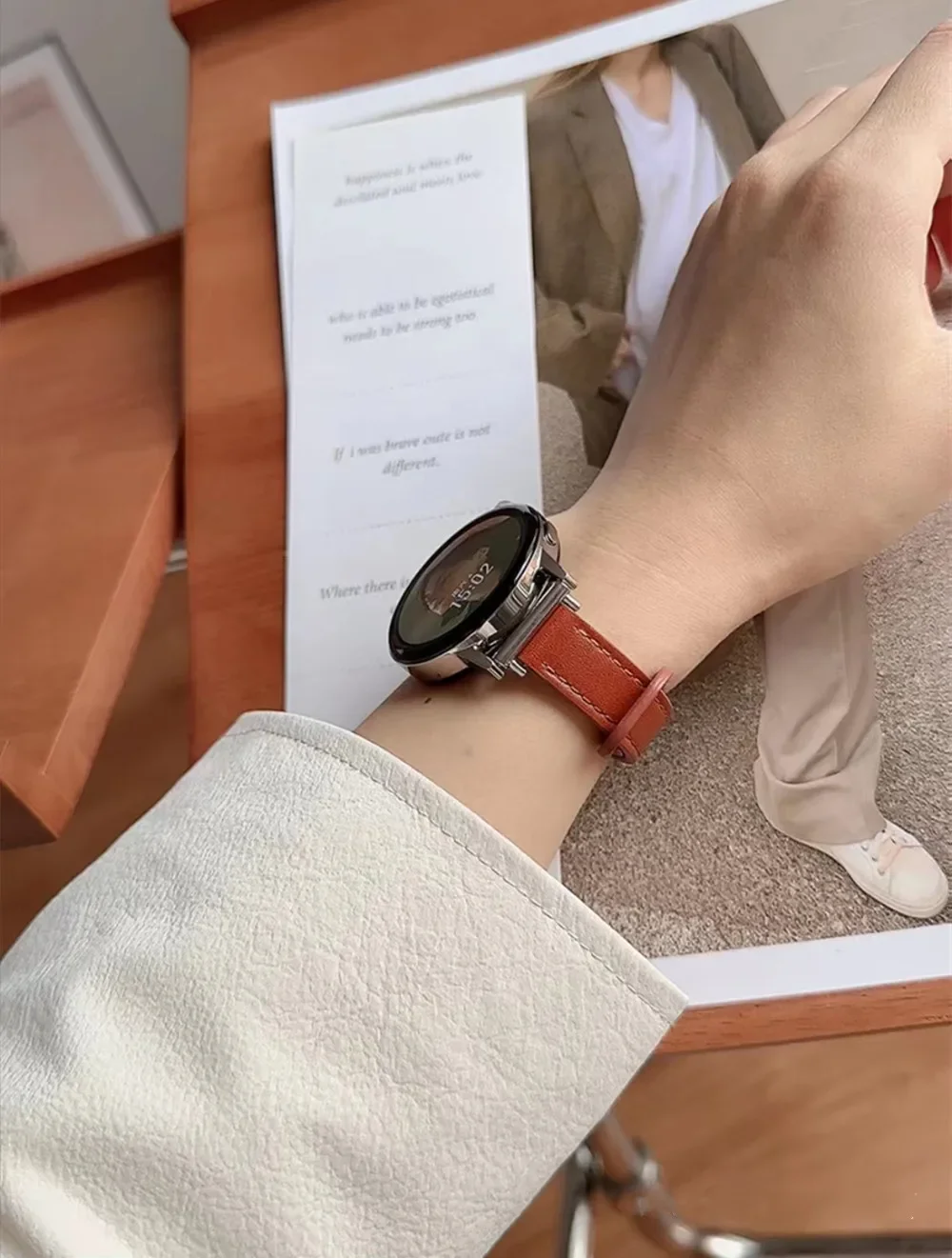 Elegant Leather Watch Strap – Slim Design for Universal Smartwatches