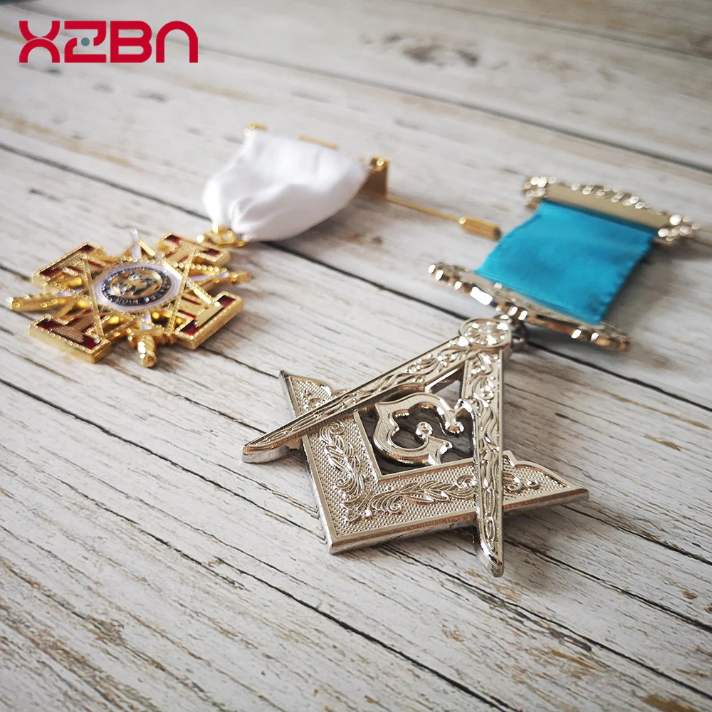 ▪️50’s【FREE MASONRY】ACCSESSORIES Amazon.com: 50 Years Square & Compass with Rhinestone