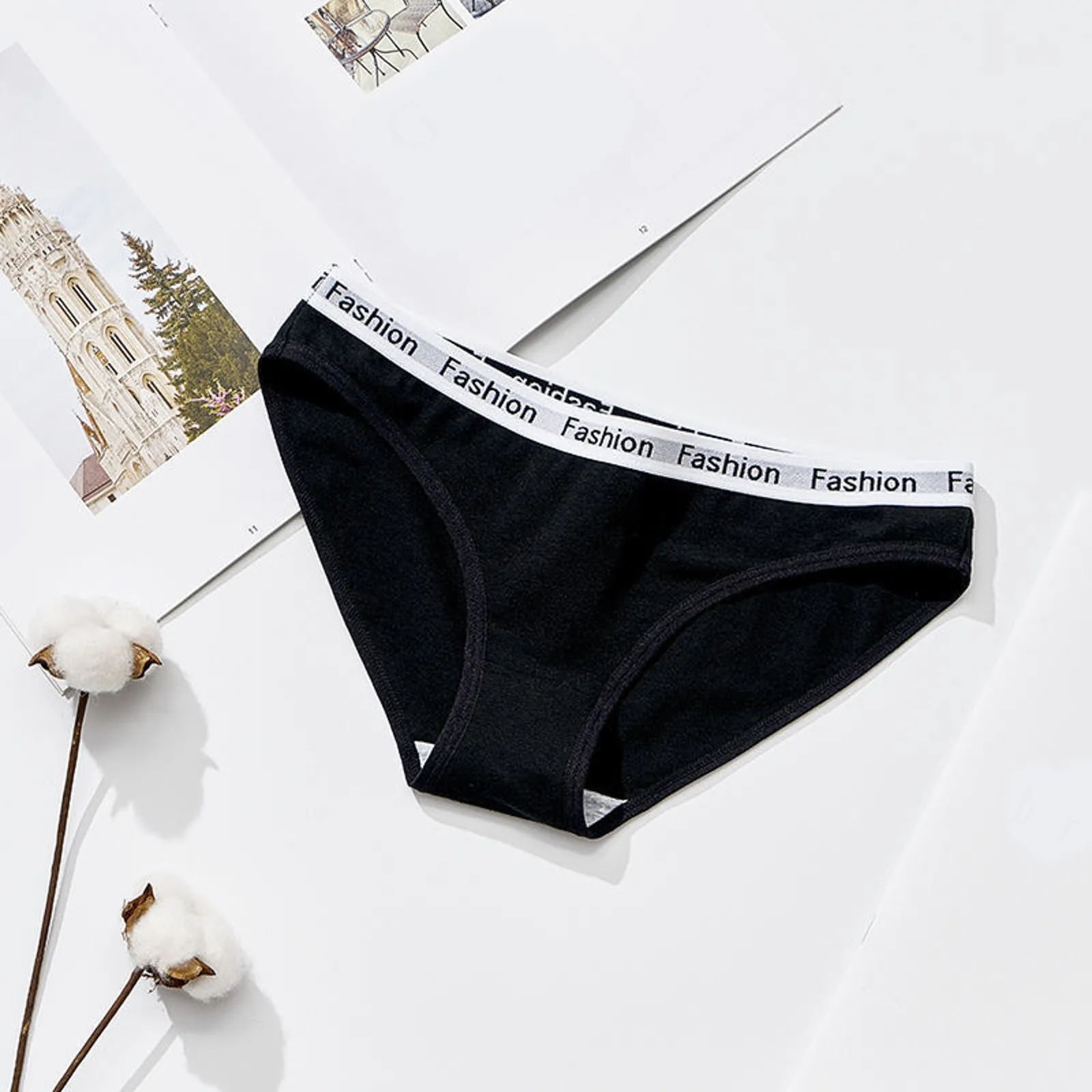 2026 Mutandine della biancheria intima delle nuove donne Slip morbidi in cotone Biancheria intima femminile Ragazze Sport Moda Stampata Lingerie da donna Intimo - immagine 3