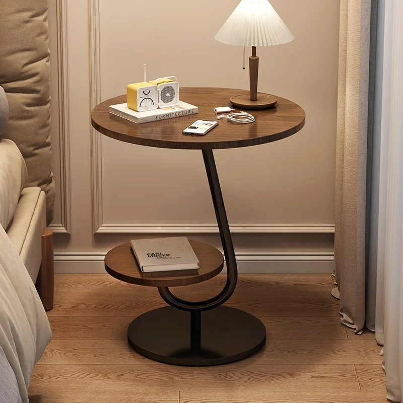 

Minimalist movable small table