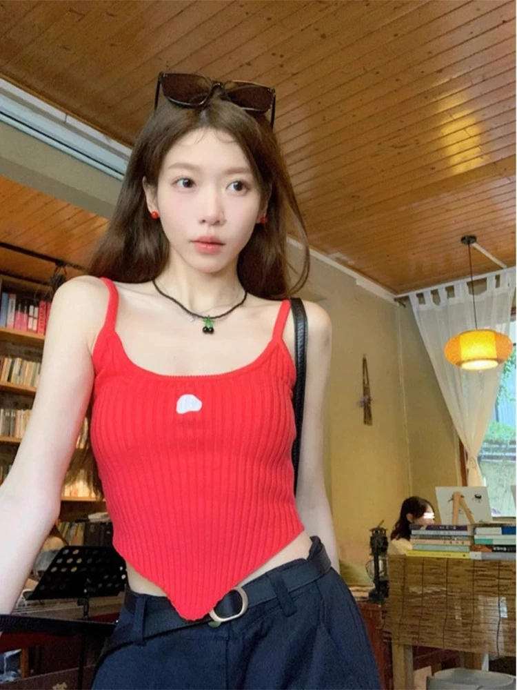 

Irregular red knitted small camisole vest female summer new inside short paragraph outside wear design sense niche tops