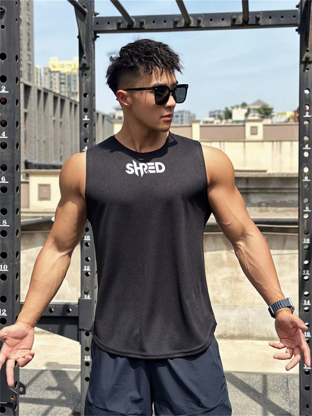 Description Picture 5 of itemThin Quick Dry Bodybuilding Tank Top Men Gym Fitness Sleeveless Shirt Male Casual Stringer Singlet Vest Summer Training Clothing