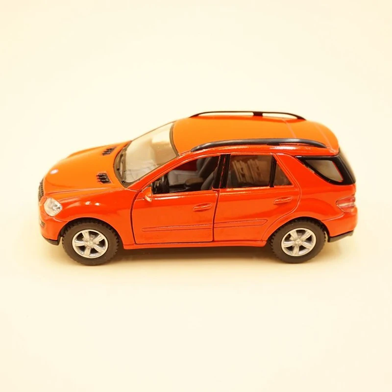 1:36 ML-Class ML350 SUV Alloy Car Diecasts & Toy Vehicles Car Model Miniature Scale Model Car Toys For Children 4