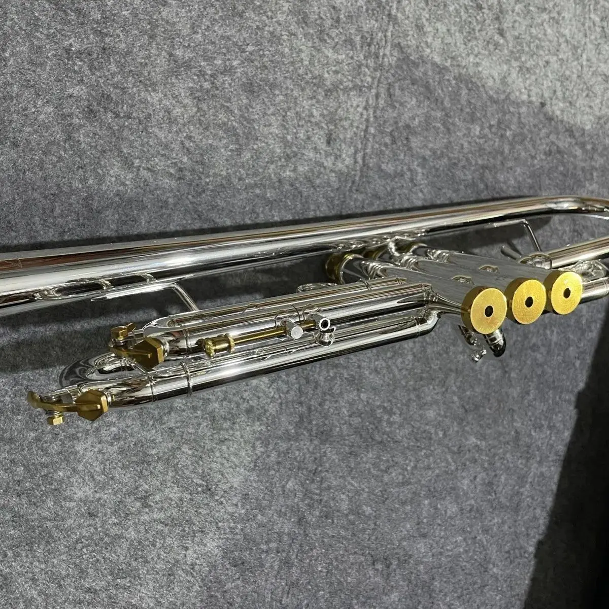 Trumpet YTR-8335GS Silver Gold Key with Case-Professional Performance Trumpet