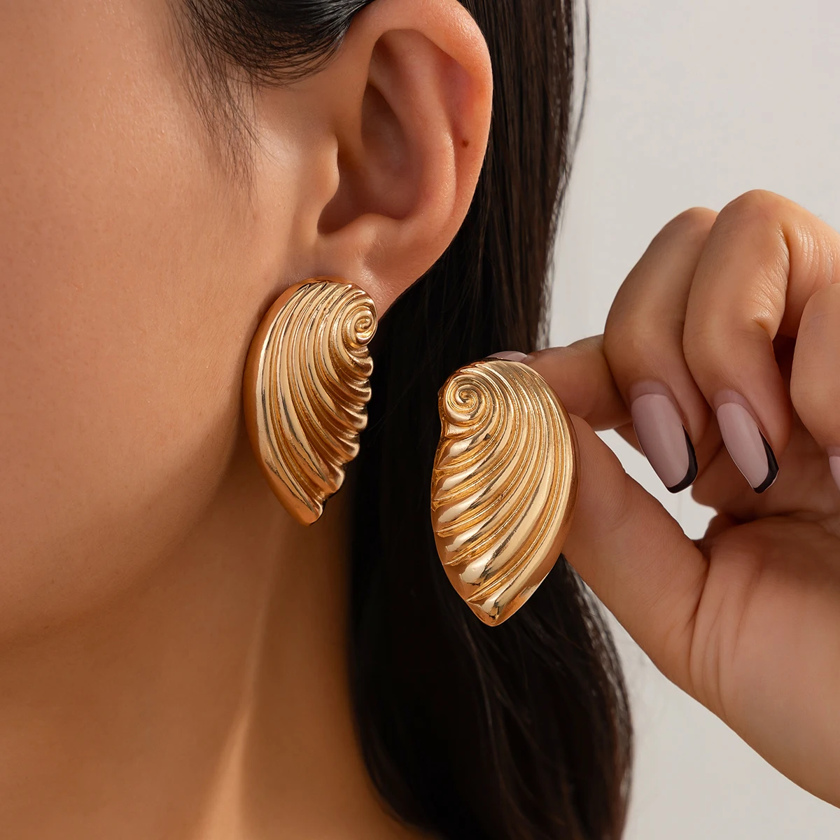 Ingemark Punk Vintage Metall Conch Blume Ohrstecker Trend 2025, für Frauen Goth Geometrische Piercing Ohrringe Neujahr Schmuck – Detail 5